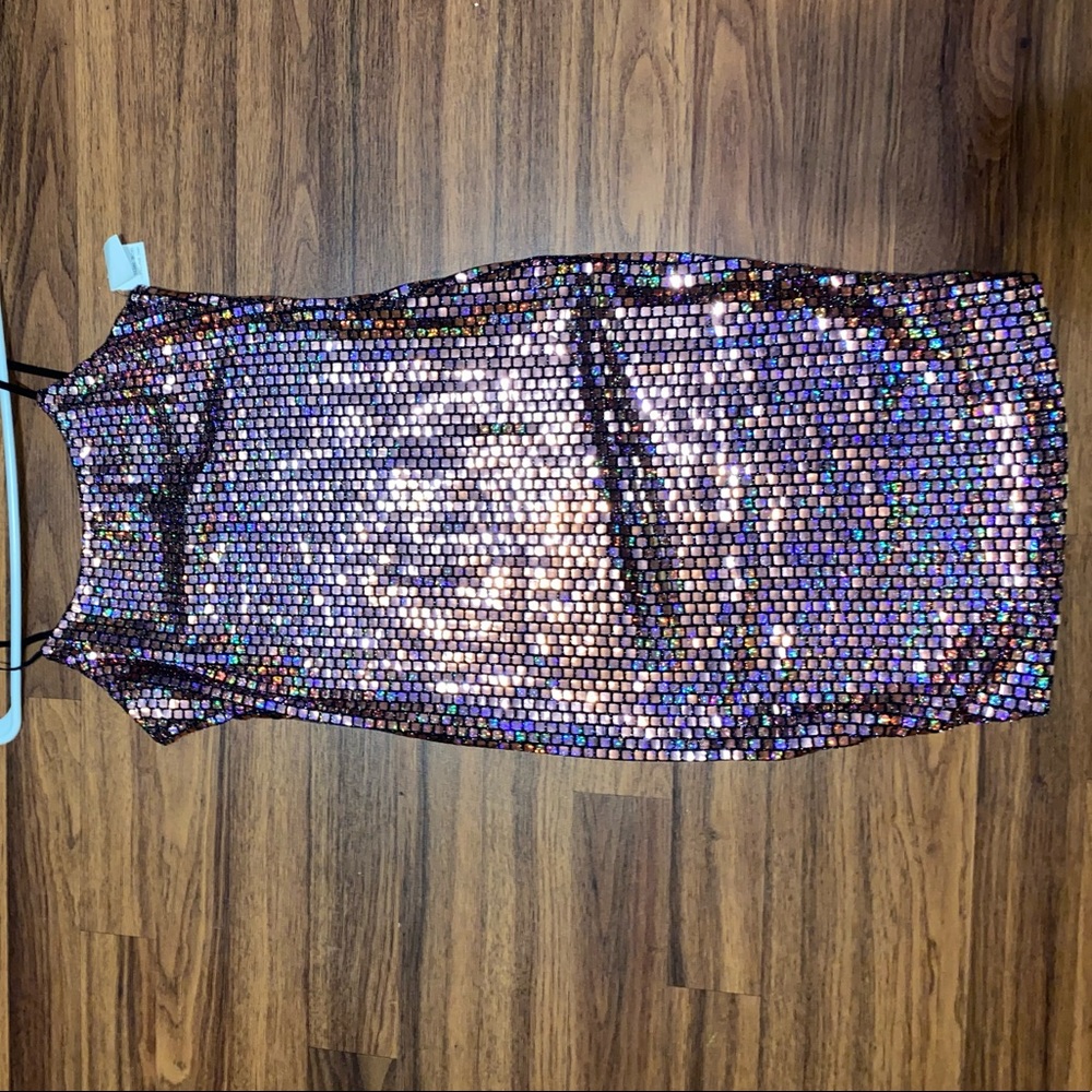 Dress - Picture 3 of 3